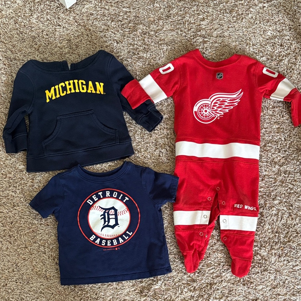 Michigan Sports Baby Set